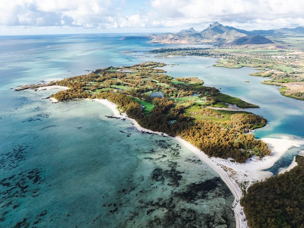 Ile aux Cerfs beach