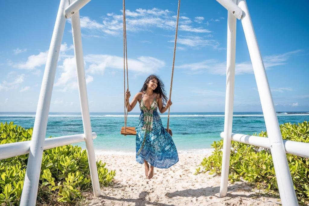 Constance Le Chaland: Luxury Beachfront Hotel Experience in Mauritius